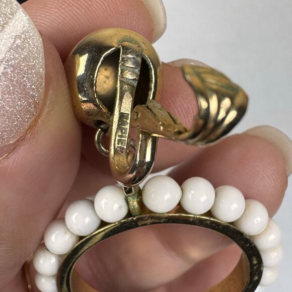 VTG Napier Clip Om Earrings Large Hoops Gold tone Lucite White Beads - Picture 5 of 5